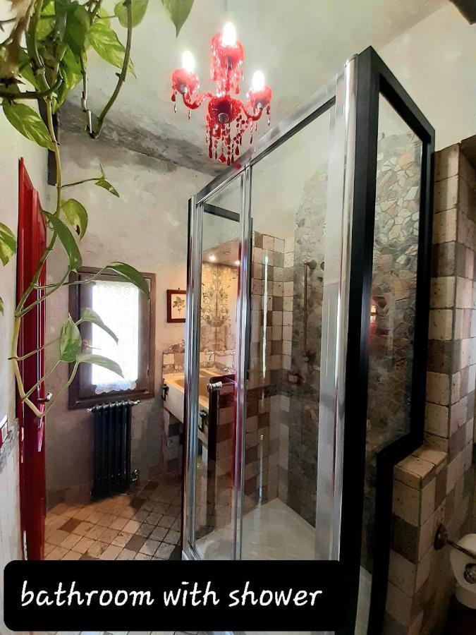 Vistalago Guesthouse Nemi Bilik gambar
